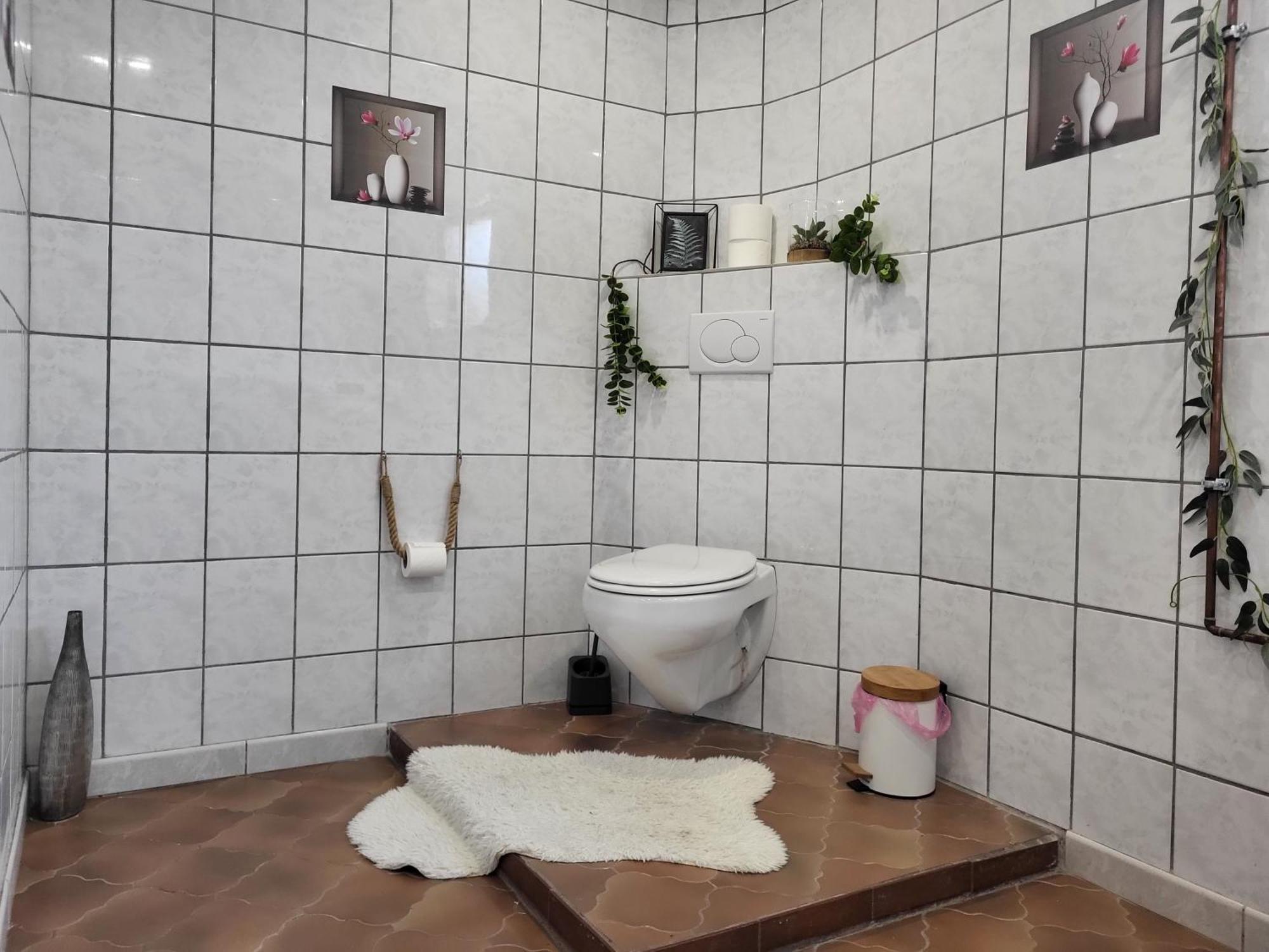 Lovely Oasis Apartment Schmelz Bagian luar foto